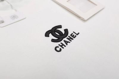 CHANEL - T-shirt — photo 5