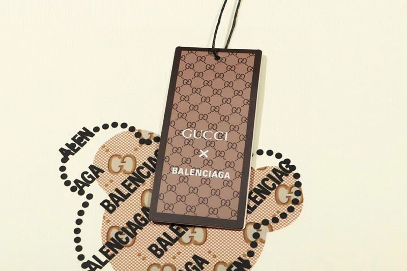 XS S M L Gucci Burberry — style #198997844